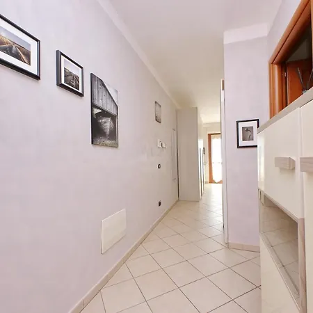 Treno A 1 Fermata Per Aeroporto E Fiera Di Roma Apartment Fiumicino Exterior photo