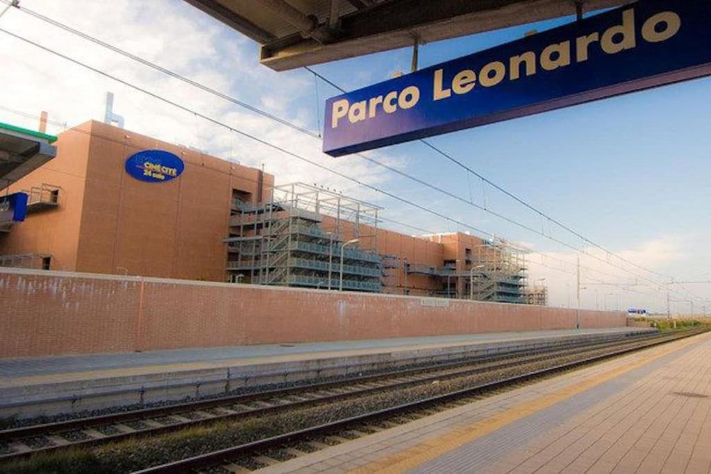 Treno A 1 Fermata Per Aeroporto E Fiera Di Roma Apartment